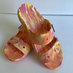 Crocs marbled pastel slide sandals EUC